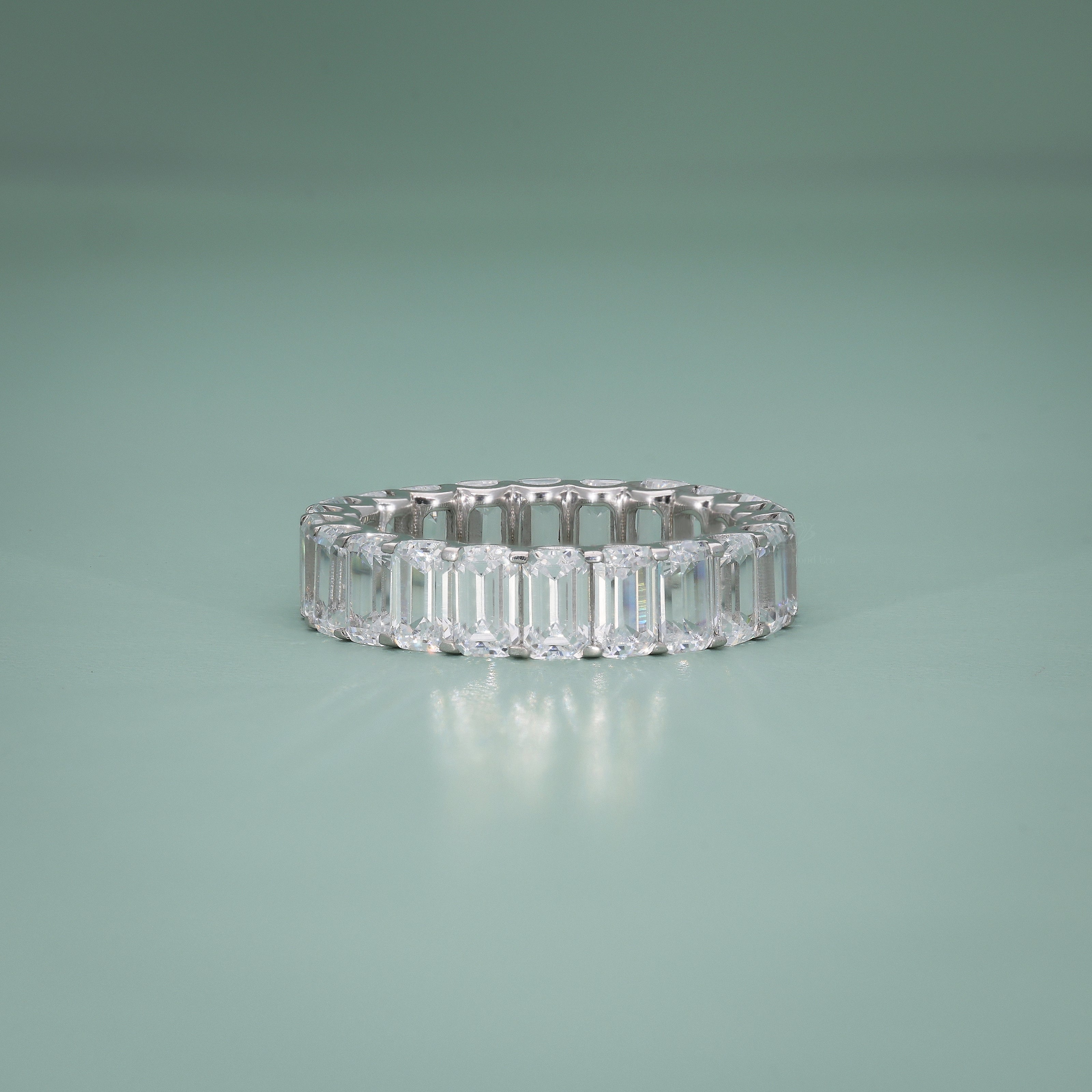 Emerald Radiance Ring