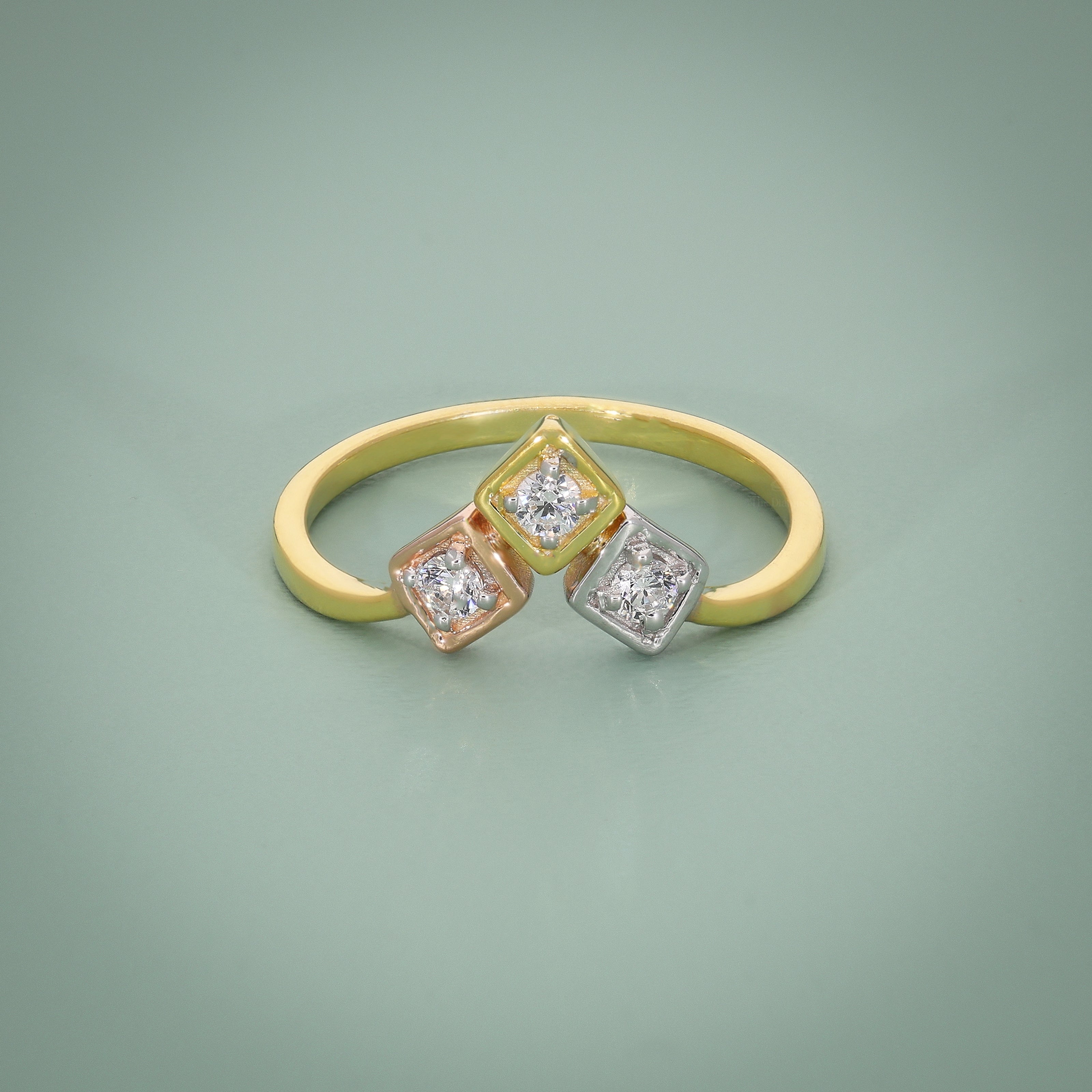 Trio Gleam Ring