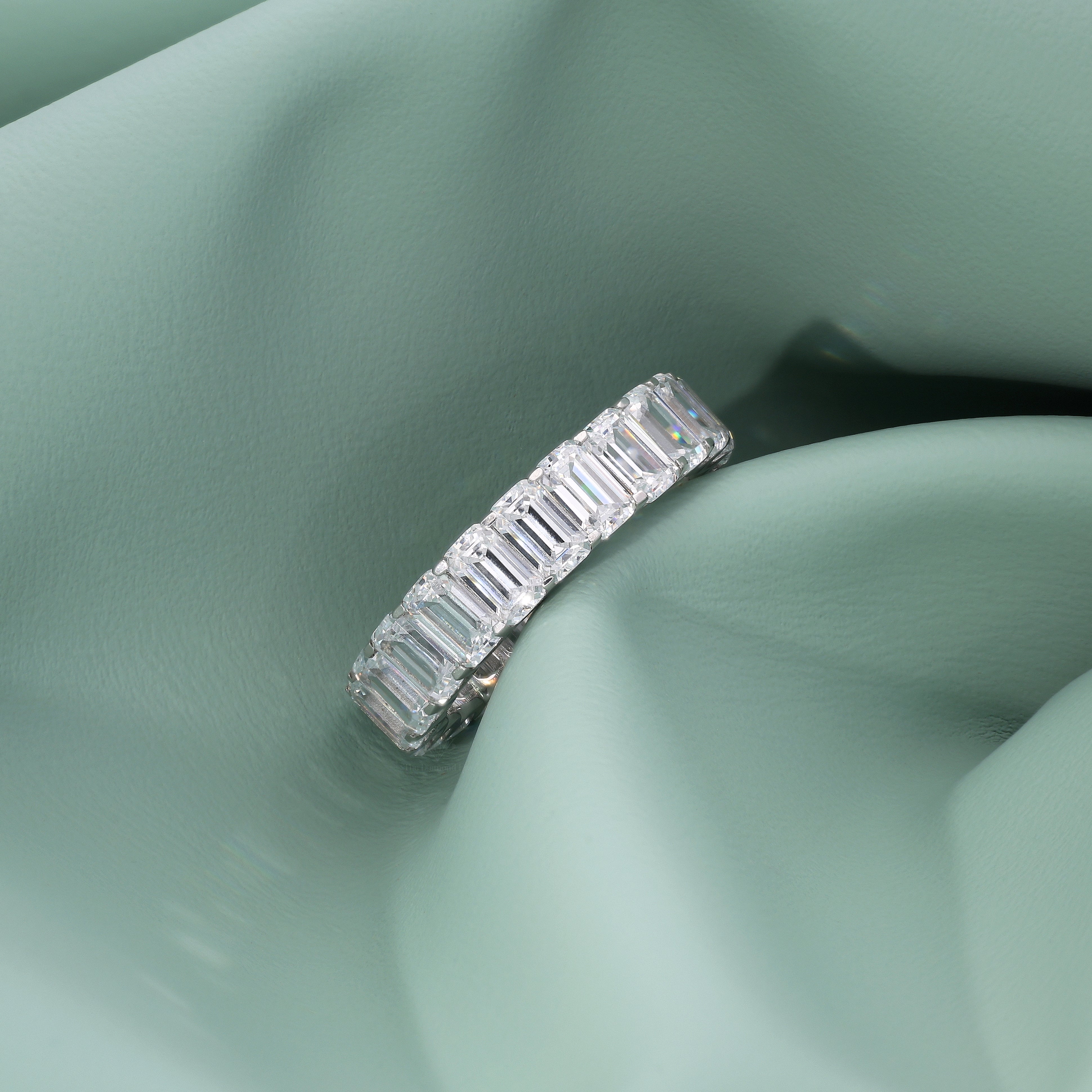 Emerald Radiance Ring